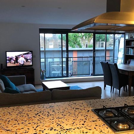 Spacious, Bright And Modern Flat In Holloway London Eksteriør bilde